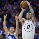 Sources: Pelicans land Redick for 2 years, $26.5M