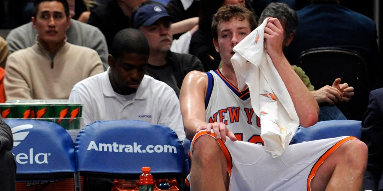 Madison Square Garden shares lose more than $200 million in market value after the Knicks strike out in free agency