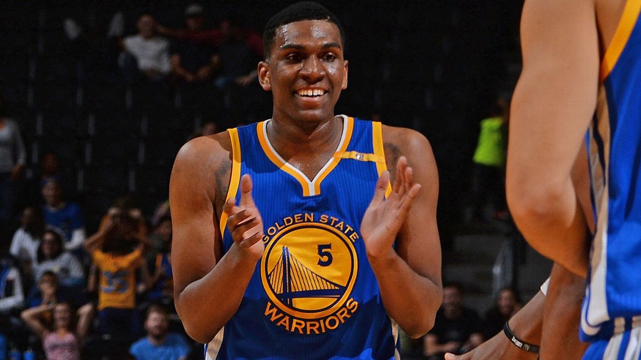 Looney to return to Warriors on 3-year, $15M deal