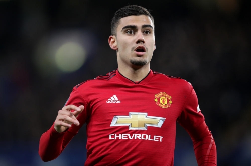 Manchester United midfielder Andreas Pereira signs new four-year deal