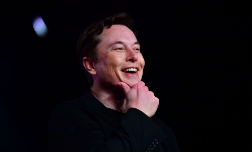 Venture Capitalist Gushes Over Tesla, Says Elon Musk ‘Walks on Water’