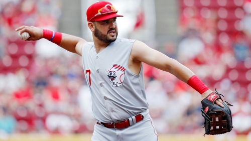 Cutoff men: Reds go with sleeveless jerseys