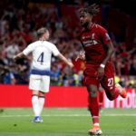 Liverpool hero on verge of signing a new deal – report