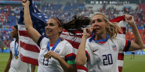 A top senator just introduced a bill to require equal pay for the US women’s soccer team before the 2026 World Cup