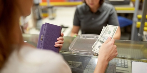 I saved $5,500 in 1 year by making these 5 small changes to my daily routine
