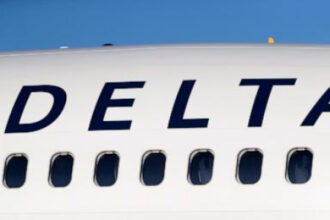 Delta pilot reports a close encounter with a July Fourth firework