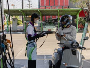 High oil prices drive a surge in Chinese electric vehicle sales, but charging networks lag behind