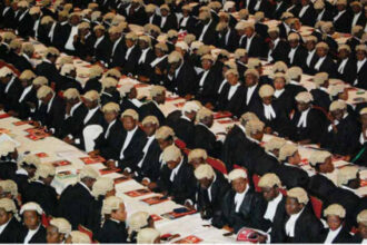 Lawyer groups insist on Blue Silk rank despite negative court judgement