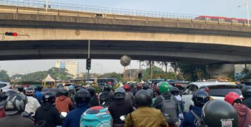 Hari Pertama Sekolah, Sejumlah Ruas Jalan di Jakarta Macet Parah
