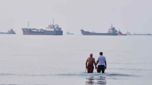 Oil surges past $80 on Trump threat to impose 20% Hormuz fee