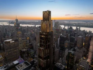 JPMorgan (JPM) Stock Surges After Posting Historic $21.2B Quarterly Profit
