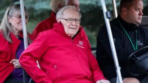 Buffett drops Gates Foundation from $6bn Berkshire donation