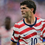 Christian Pulisic subbed out at halftime of USMNT World Cup opener after feeling tightness in calf