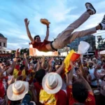 Felhőtlen fieszta: képekben a spanyol szurkolók öröme Madridból