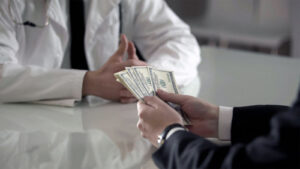 Docs in for Another Medicare Pay Cut, CMS Says
