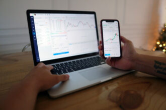 Dogecoin Reclaims $0.073 As Meme Traders Look For A Cleaner Rebound