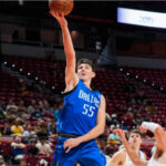 Las 14 asistencias de Sergio De Larrea con los Mavs y sus números en la Summer League