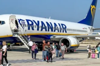 Ryanair с важно предупреждение: Подгответе се за огромни опашки на 15 големи летища
