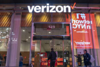 Verizon makes cost-cutting move as customers continue to leave