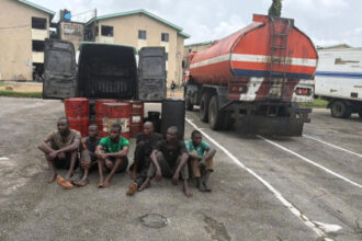 Lagos: Troops arrest 6 illegal bunkering suspects at Orile