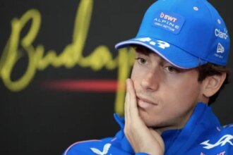 Franco Colapinto se reencuentra con Fernando Alonso y Carlos Sainz tras la derrota de Argentina ante España en la final del Mundial: “Es una vergüenza. Estoy de mal humor”