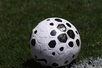 National 2 : Chartres recrute un attaquant, Romorantin un milieu