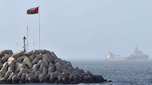Oil prices fall as Iran and US pause strikes over Strait of Hormuz tensions
