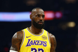 Report: Lakers players believed LeBron James would sign with Warriors