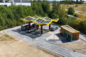 Fastned et Idelux ouvrent une station de recharge rapide à Houffalize