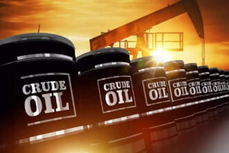 Oil Falls Further, Tech Stocks Tank On AI Jitters