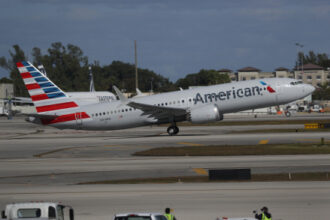 American Airlines Flights Resume After Being Grounded by System Outage