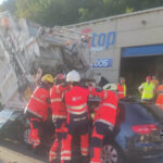 Un camion-poubelle embouti par une voiture à Couillet: la personne à bord du véhicule est blessée aux membres inférieurs
