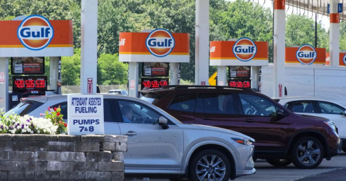 Americans’ confidence in US economy falls as Iran conflict sends gas prices higher