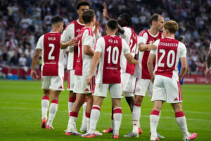 Ajax is nieuwe koers gaan varen: ‘De vraag is hoe mentaal weerbaar dit Ajax is’