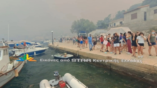 Δραματικές ώρες στη Βοιωτία: Απεγκλωβισμοί δια θαλάσσης, ανάστατοι οι κάτοικι