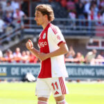 Cruijff wil Godts nog minimaal jaar bij Ajax houden: ‘We kunnen hem dit seizoen eigenlijk niet missen’