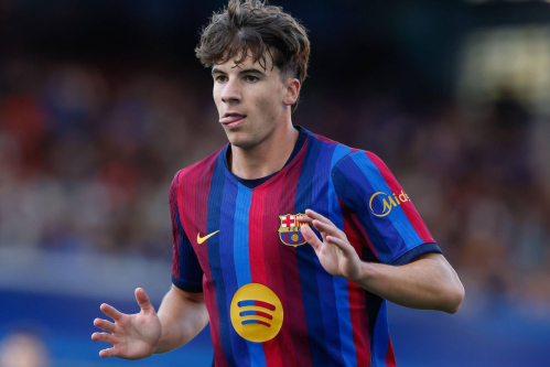 ‘Ajax hoopt negentienjarige linksback van FC Barcelona te huren met koopoptie’