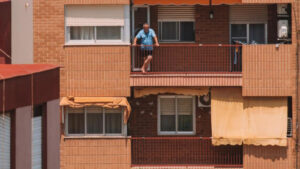 La Ley de Propiedad Horizontal afirma que la comunidad podrá prohibir que un piso utilice la terraza común