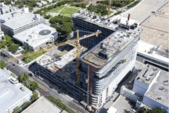 Balfour Beatty tops out $385M Miami Beach hotel