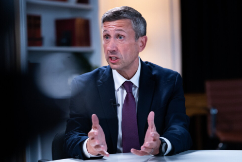 Ken Martin hunkers down as storm gathers around party leader…