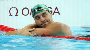 Den po životním triumfu ve vodě mu shořel domov. Olympijskému šampionovi nezůstalo nic