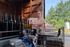 Instant Tranquille : cette cave coopérative du Brabant wallon présente son premier vin, “ce sont les premières bouteilles d’un projet de longue date”