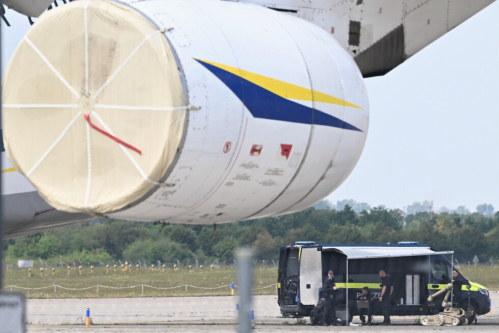 Police investigate flying object near Leipzig/Halle Airport, flights diverted