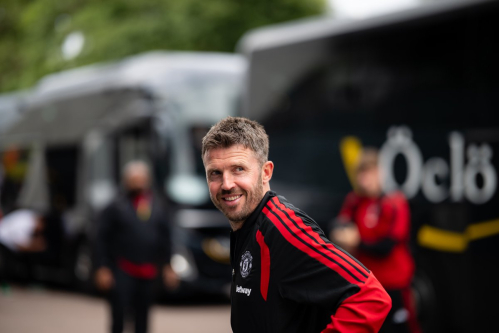 Carrick names side to face Leeds