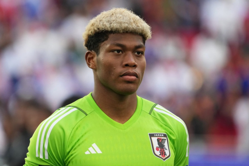 Aston Villa move for Zion Suzuki amid Martinez uncertainty