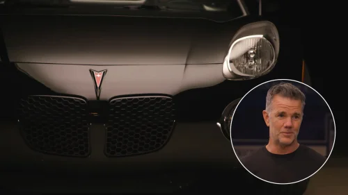 Franz von Holzhausen, diseñador del Tesla Cybertruck, Model Y, S y X desvela el coche que tiene en su garaje, y no es un eléctrico: suena y quema gasolina