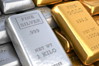 Robert Kiyosaki Eyes $10K Gold, $200 Silver as US Debt Nears $40T