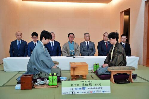 【王位戦】藤井聡太王位７連覇王手なるか、伊藤匠２冠がタイに戻すか　長崎でライバル対局始まる