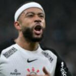 Ex-Man Utd striker Depay takes pay cut to stay at Corinthians
