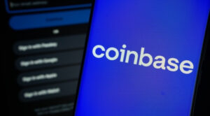 Coinbase Routes Base App Users to Hyperliquid’s Perps. No US Access Yet